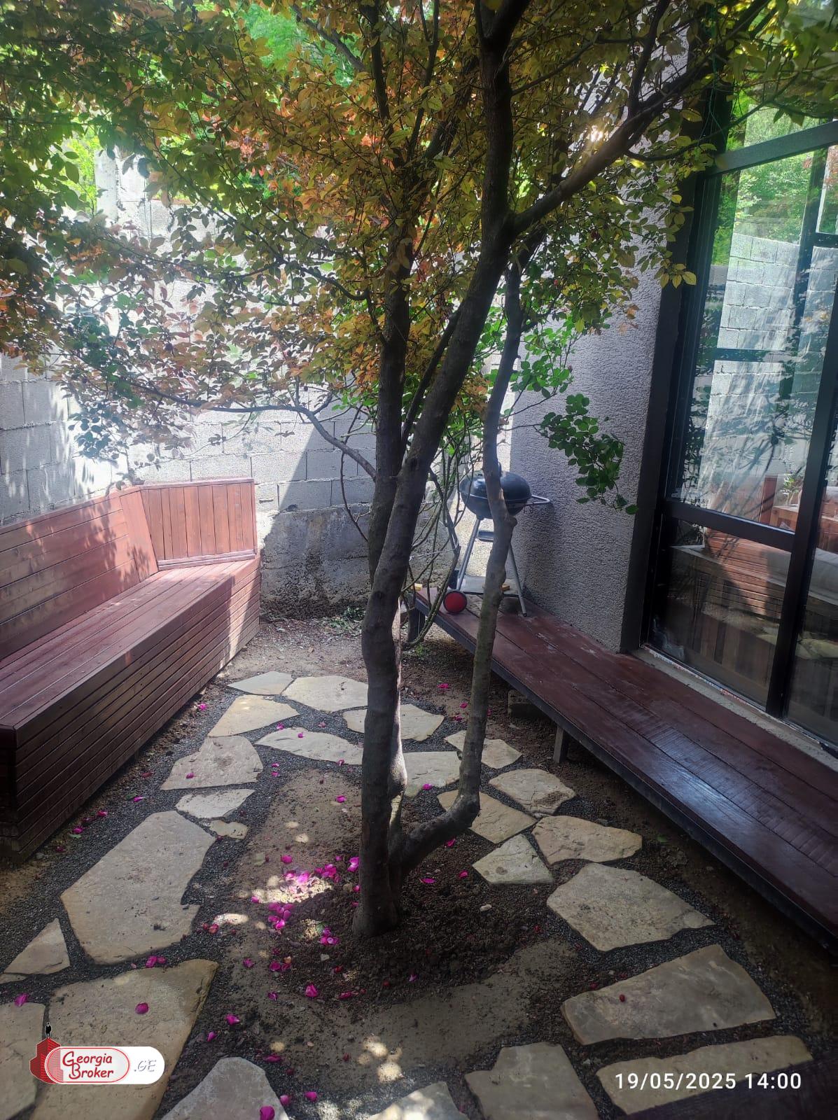 nearly repaired 6-room house for sale